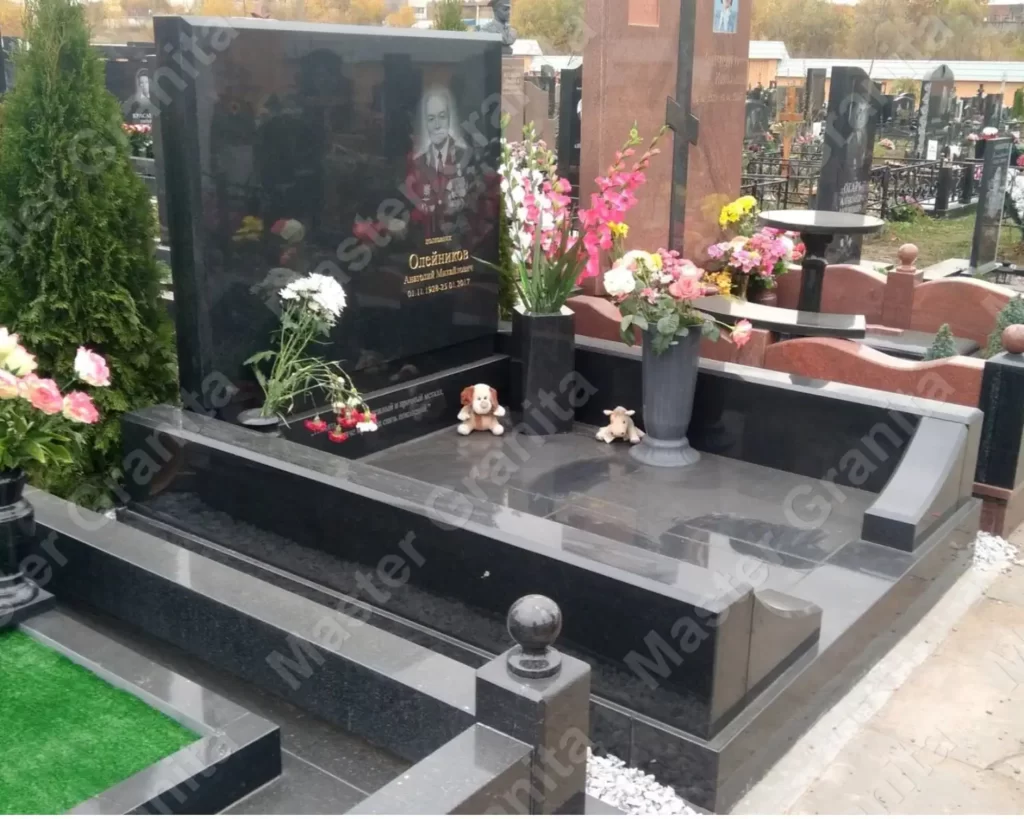 МЕМОРИАЛЬНЫЙ КОМПЛЕКС №040818