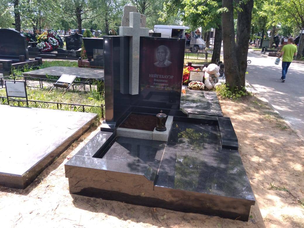Работа Мастера Гранита: мемориальный комплекс — пример 2