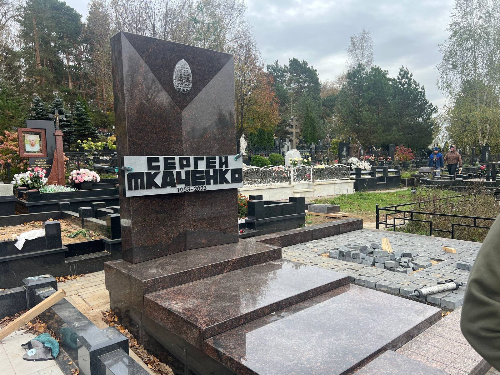 Работа Мастера Гранита: мемориальный комплекс — пример 3